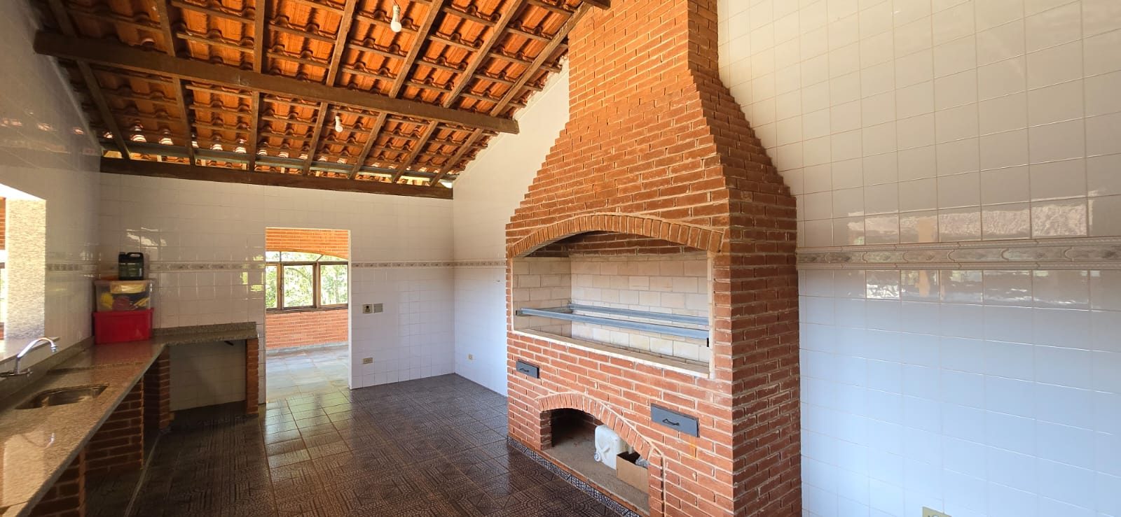 Churrasqueira de tijolos do salão